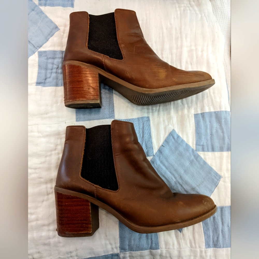 Nisolo heeled Chelsea commuter boot in brown size 7
